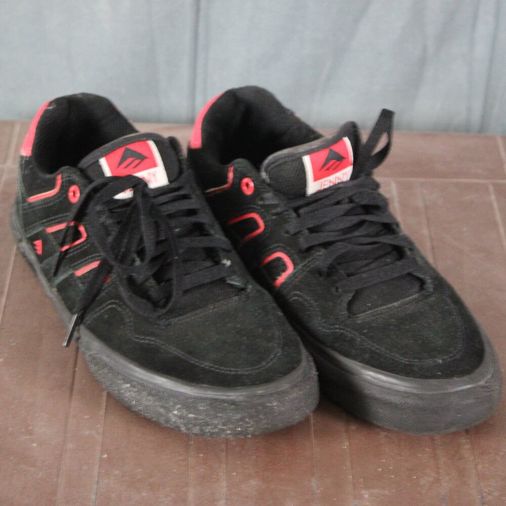 Sakteboard Shoes - Emerica Black Suede Jennys - US Men's Size 8